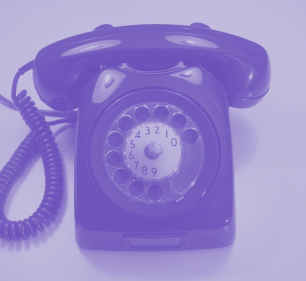 Image of an old rotary telephone