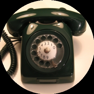 Image of an old rotary telephone